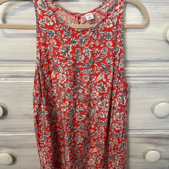 Bundle of 2 women’s sleeveless shirts - Picture 9 of 9